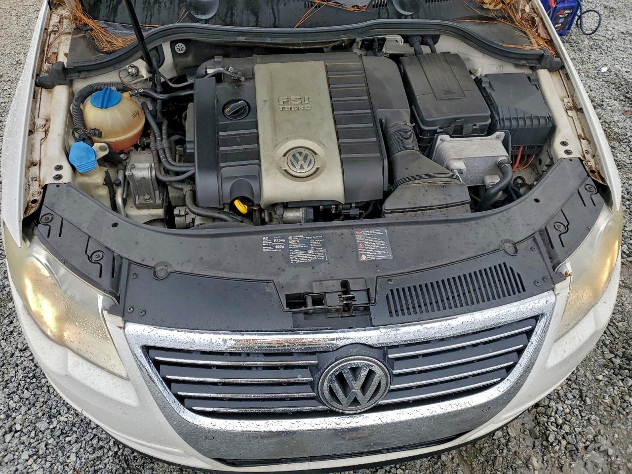 2008 Volkswagen Passat Lux VIN: WVWEK73C28E085811 Lot: 93903735