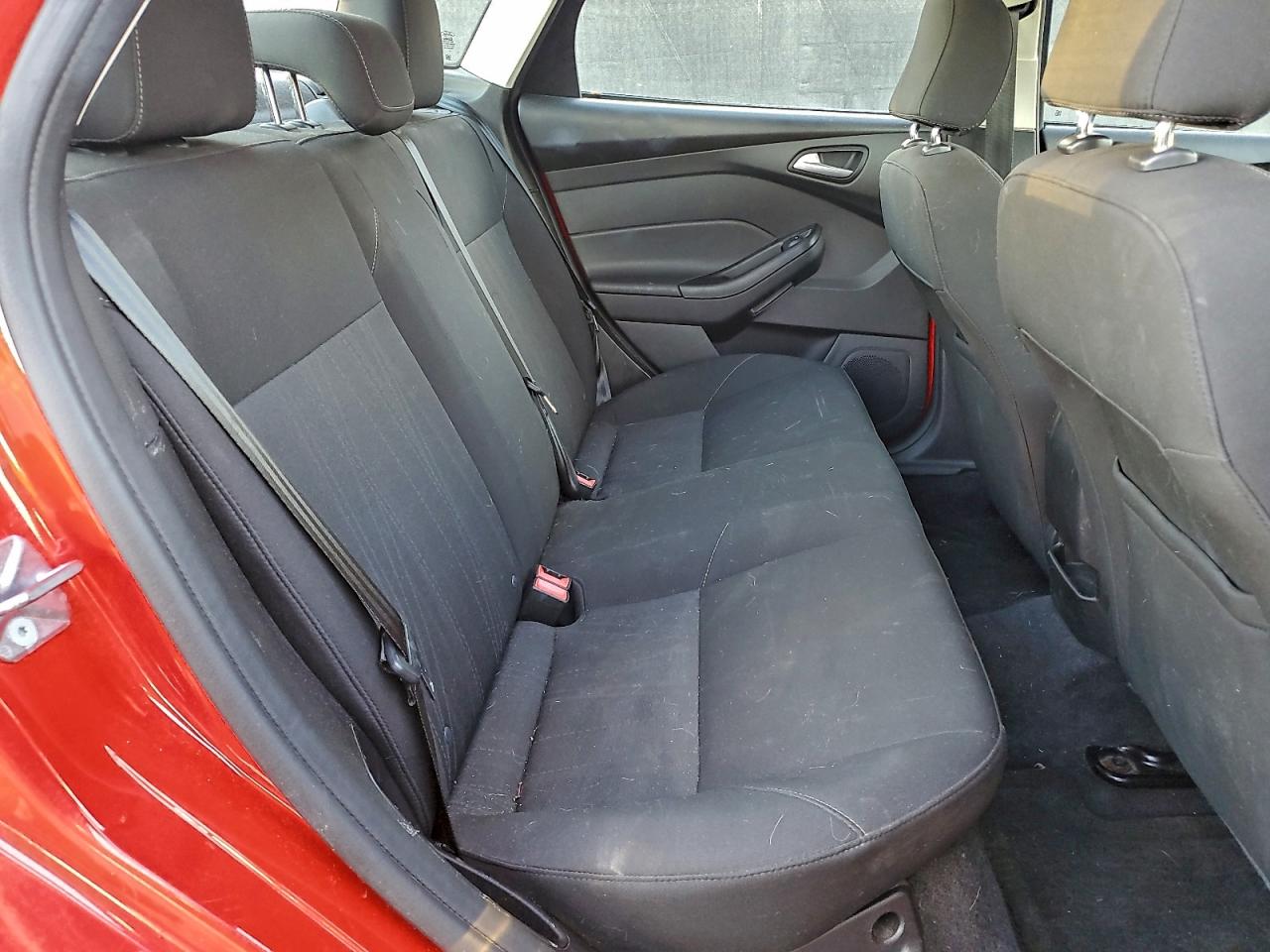 2015 Ford Focus Se VIN: 1FADP3F26FL307869 Lot: 94521315