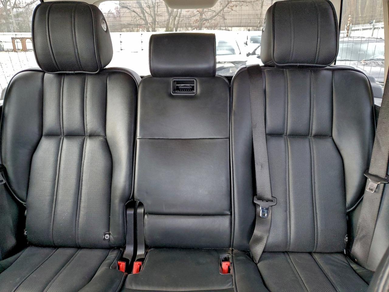 2011 Land Rover Range Rover Hse Luxury VIN: SALMF1E44BA353011 Lot: 94063695