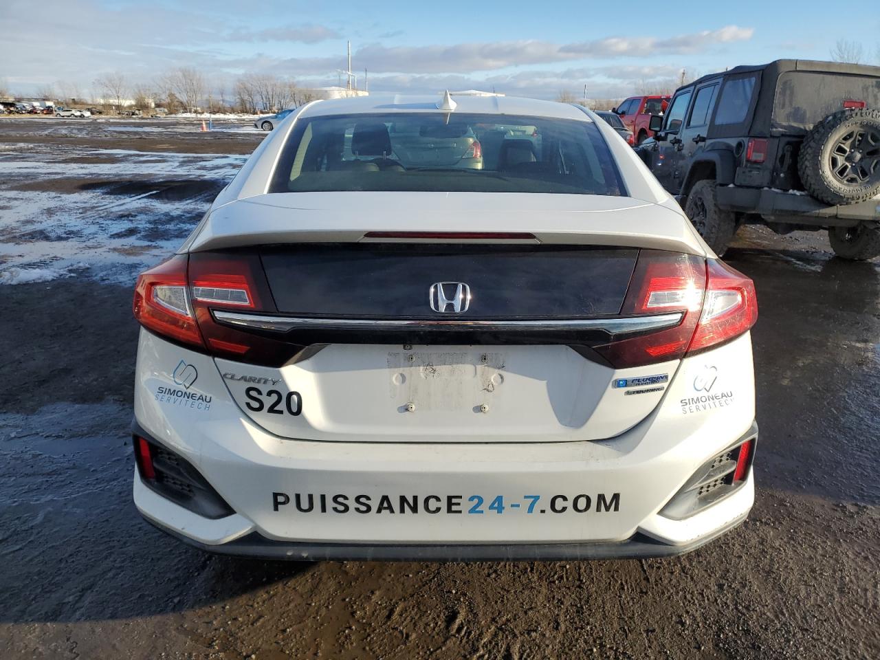 2018 Honda Clarity Touring VIN: JHMZC5F3XJC800669 Lot: 93121935