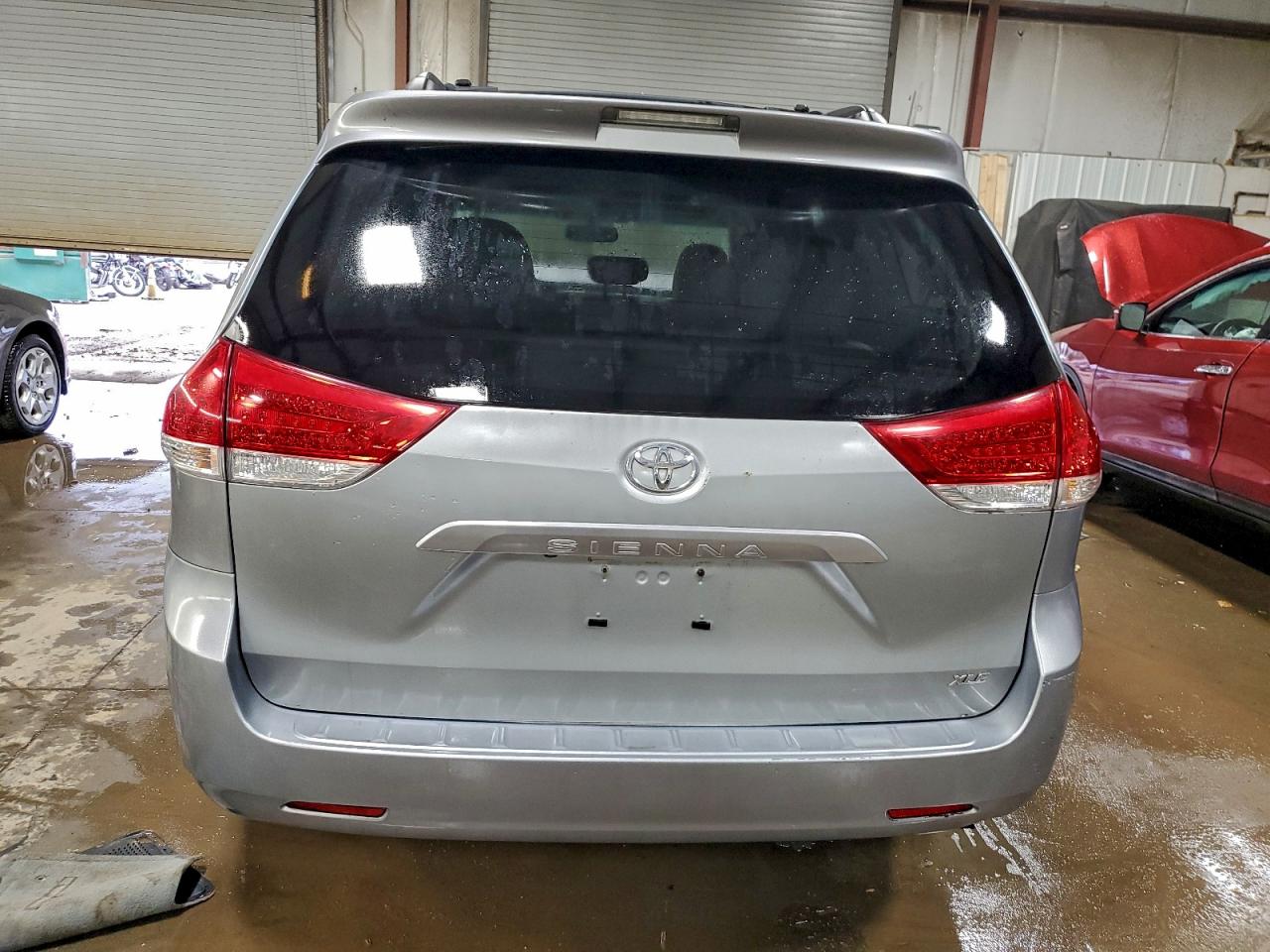 2011 Toyota Sienna Xle VIN: 5TDYK3DCXBS051525 Lot: 94457215