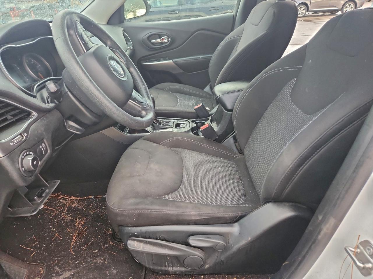 2019 Jeep Cherokee Latitude VIN: 1C4PJLCB0KD175628 Lot: 93681695