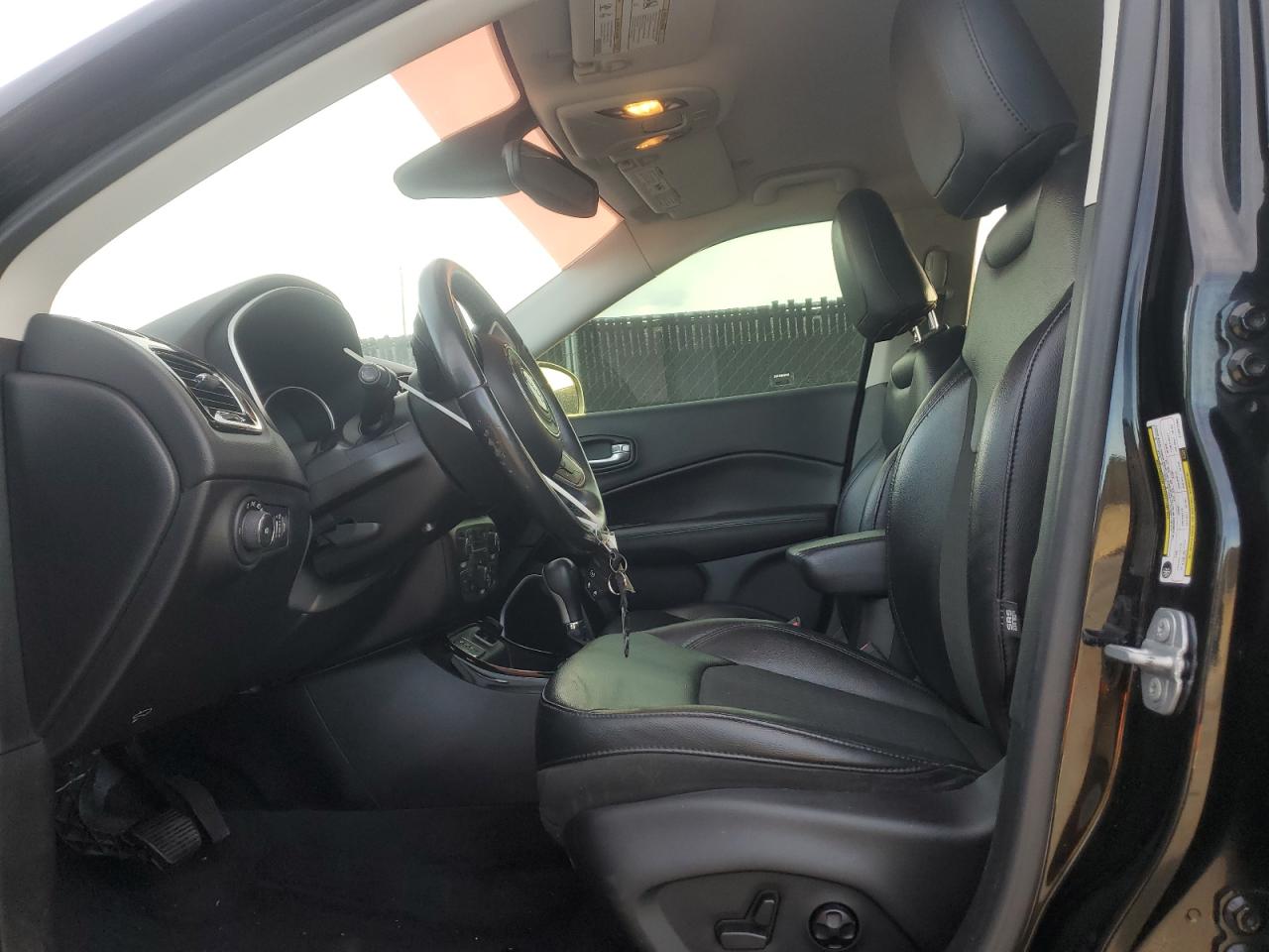 2018 Jeep Compass Latitude VIN: 3C4NJCBB3JT327256 Lot: 92266095