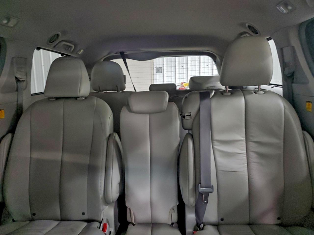 2011 Toyota Sienna Xle VIN: 5TDYK3DC0BS132730 Lot: 90822675