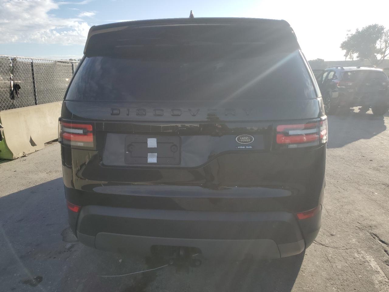2017 Land Rover Discovery Hse Luxury VIN: SALRHBBVXHA038029 Lot: 91856205