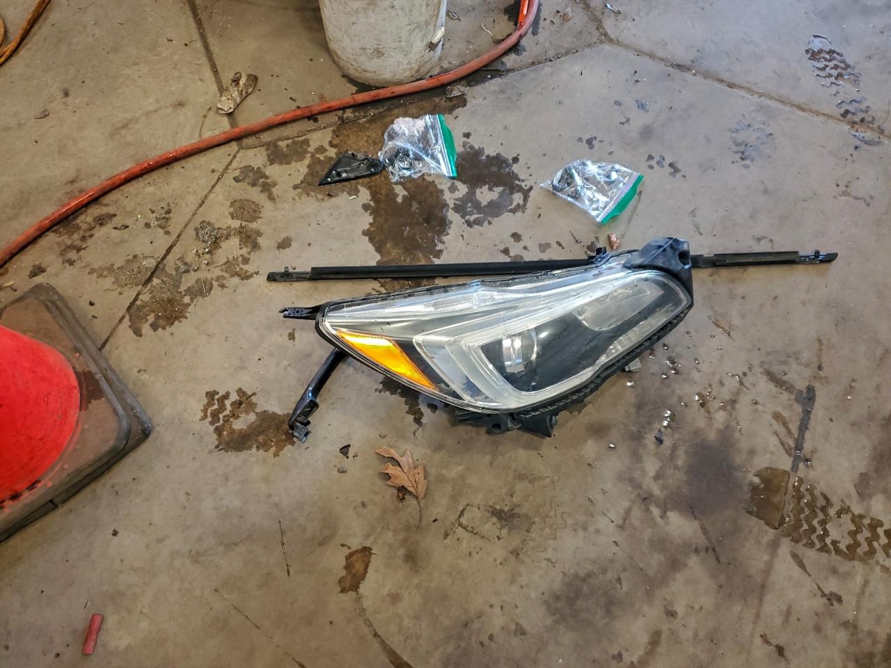 2016 Subaru Outback 3.6R Limited VIN: 4S4BSENC2G3307998 Lot: 93898245