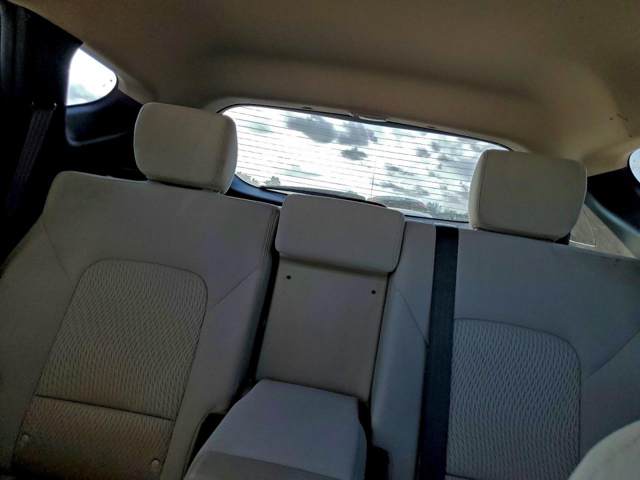 2017 Hyundai Santa Fe Sport VIN: 5XYZT3LB8HG382748 Lot: 94420815