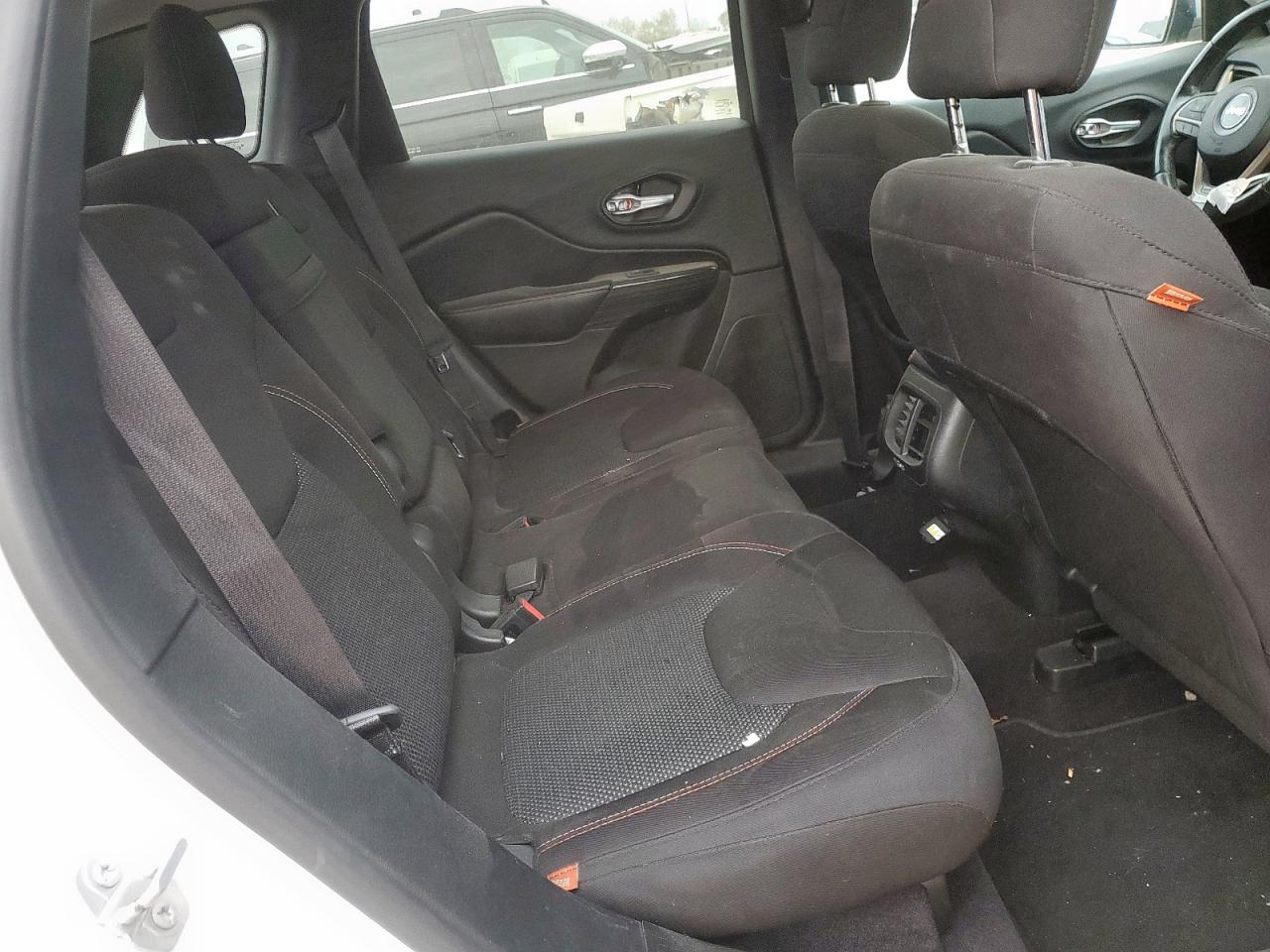 2016 Jeep Cherokee Latitude VIN: 1C4PJLCB2GW362252 Lot: 92762265