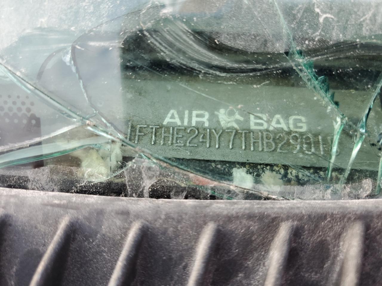 1996 Ford Econoline E250 Van VIN: 1FTHE24Y7THB29018 Lot: 91093825