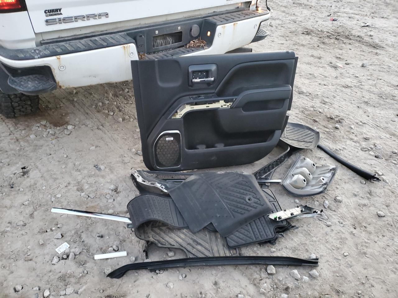 2016 GMC Sierra K2500 Denali VIN: 1GT12UE85GF229365 Lot: 93036735