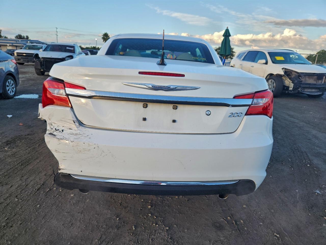 2011 Chrysler 200 Limited VIN: 1C3BC7EG7BN575897 Lot: 93611665