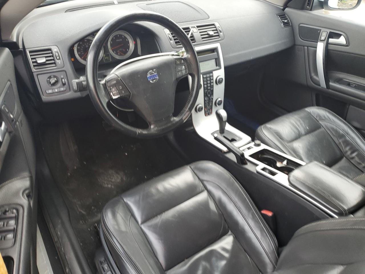 2011 Volvo C70 T5 VIN: YV1672MCXBJ118635 Lot: 90745305