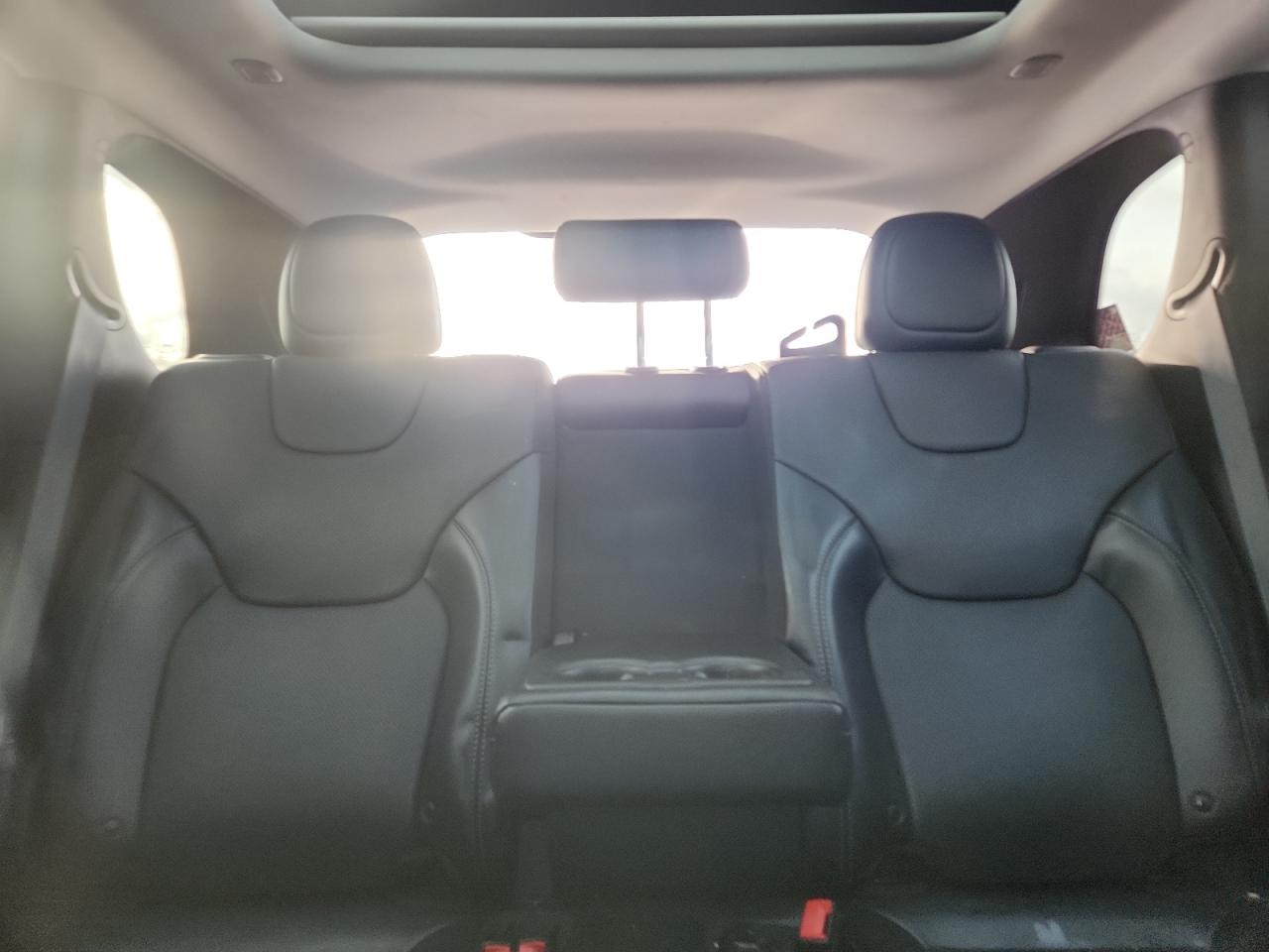 2019 Jeep Cherokee Limited VIN: 1C4PJMDN8KD379284 Lot: 92204155