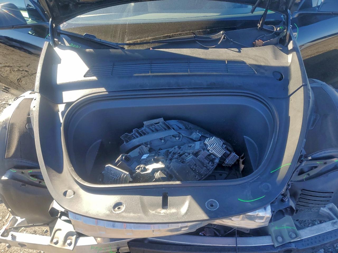 2022 Tesla Model Y VIN: 7SAYGDEE5NF370138 Lot: 93924335