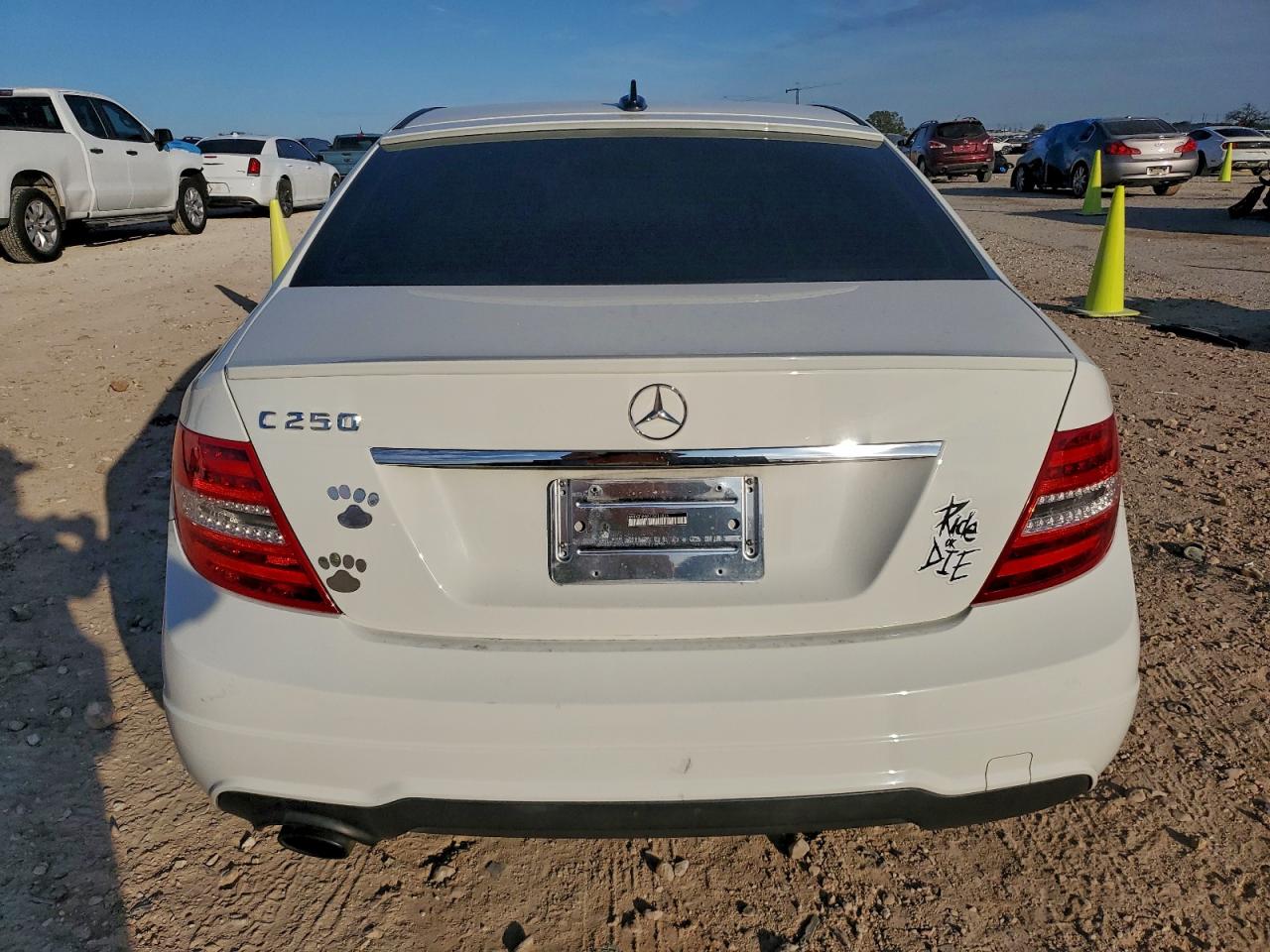 2012 Mercedes-Benz C 250 VIN: WDDGF4HB5CA611835 Lot: 94403985