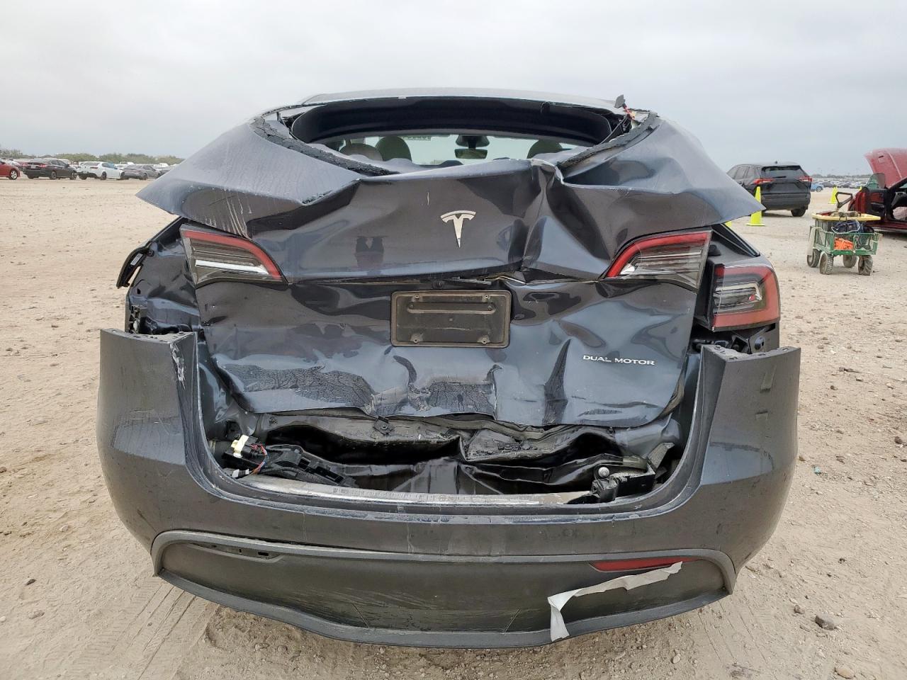 2023 Tesla Model Y VIN: 7SAYGDEE2PA175470 Lot: 92991825