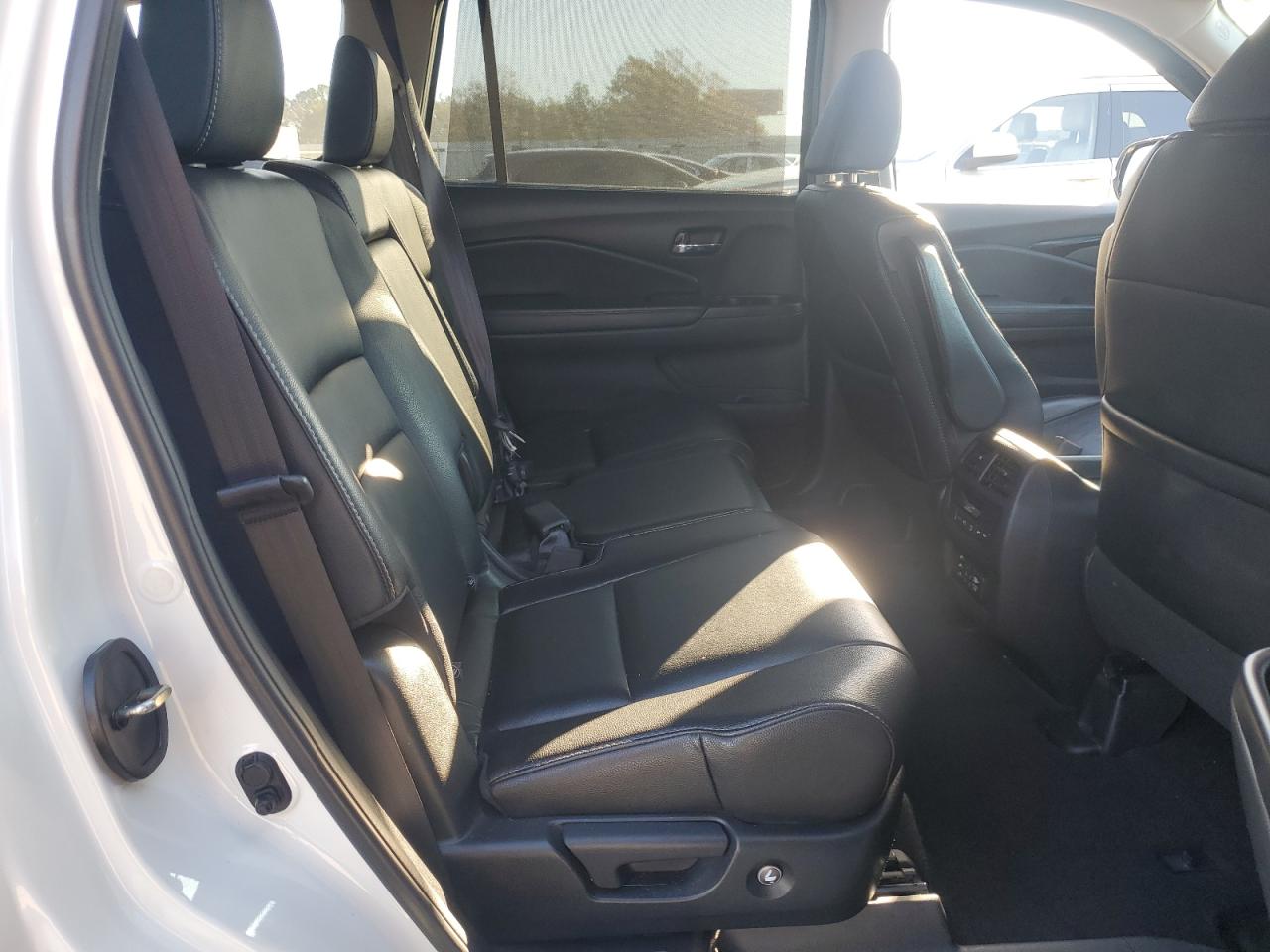 2017 Honda Pilot Touring VIN: 5FNYF6H91HB017944 Lot: 92461055