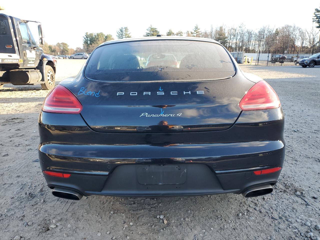 2015 Porsche Panamera 2 VIN: WP0AA2A70FL003464 Lot: 92931595