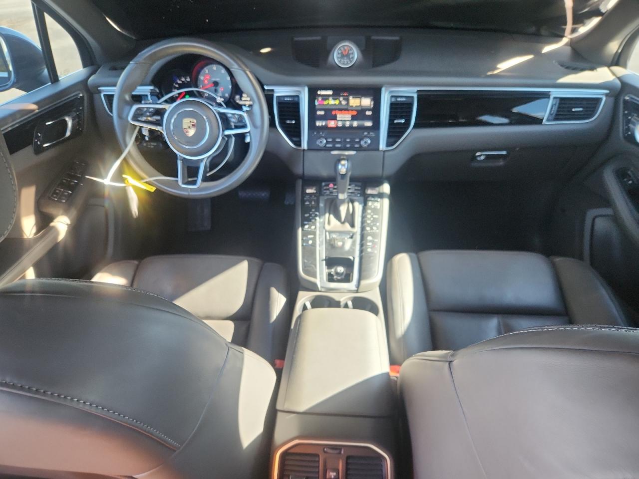 2018 Porsche Macan S VIN: WP1AB2A5XJLB34596 Lot: 92921955