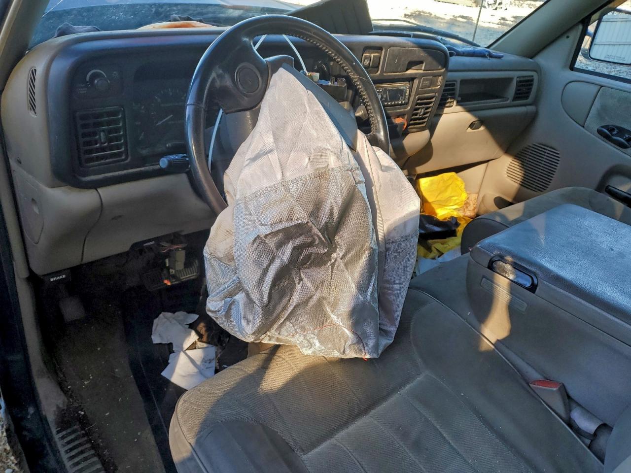 1996 Dodge Ram 1500 VIN: 1B7HC16ZXTS633992 Lot: 94183585