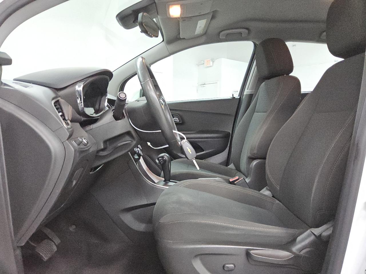 2021 Chevrolet Trax Ls VIN: KL7CJKSM5MB369708 Lot: 92041205