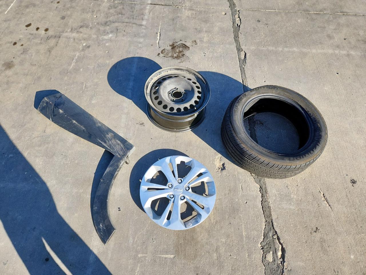 2024 Chevrolet Trax Ls VIN: KL77LFE2XRC110615 Lot: 92482365