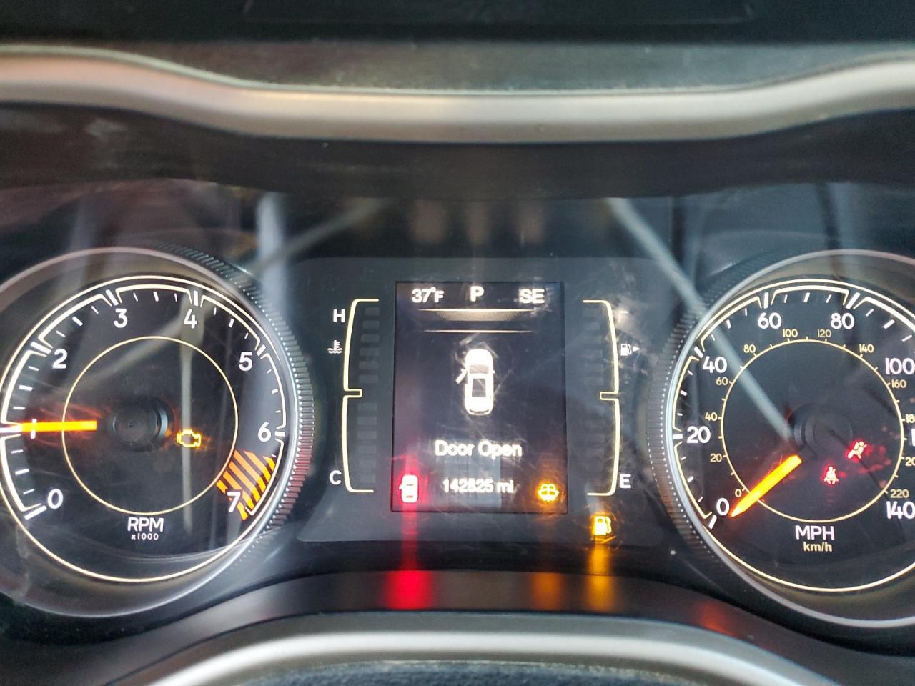 2015 Jeep Cherokee Latitude VIN: 1C4PJLCB5FW712200 Lot: 92221385