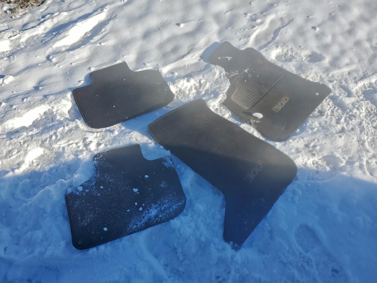 2014 Chrysler 300 S VIN: 2C3CCAGG3EH297494 Lot: 94089105