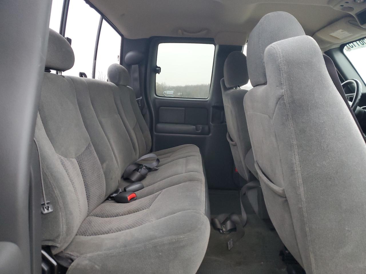 2004 Chevrolet Silverado C1500 VIN: 2GCEC19T641142685 Lot: 93456115