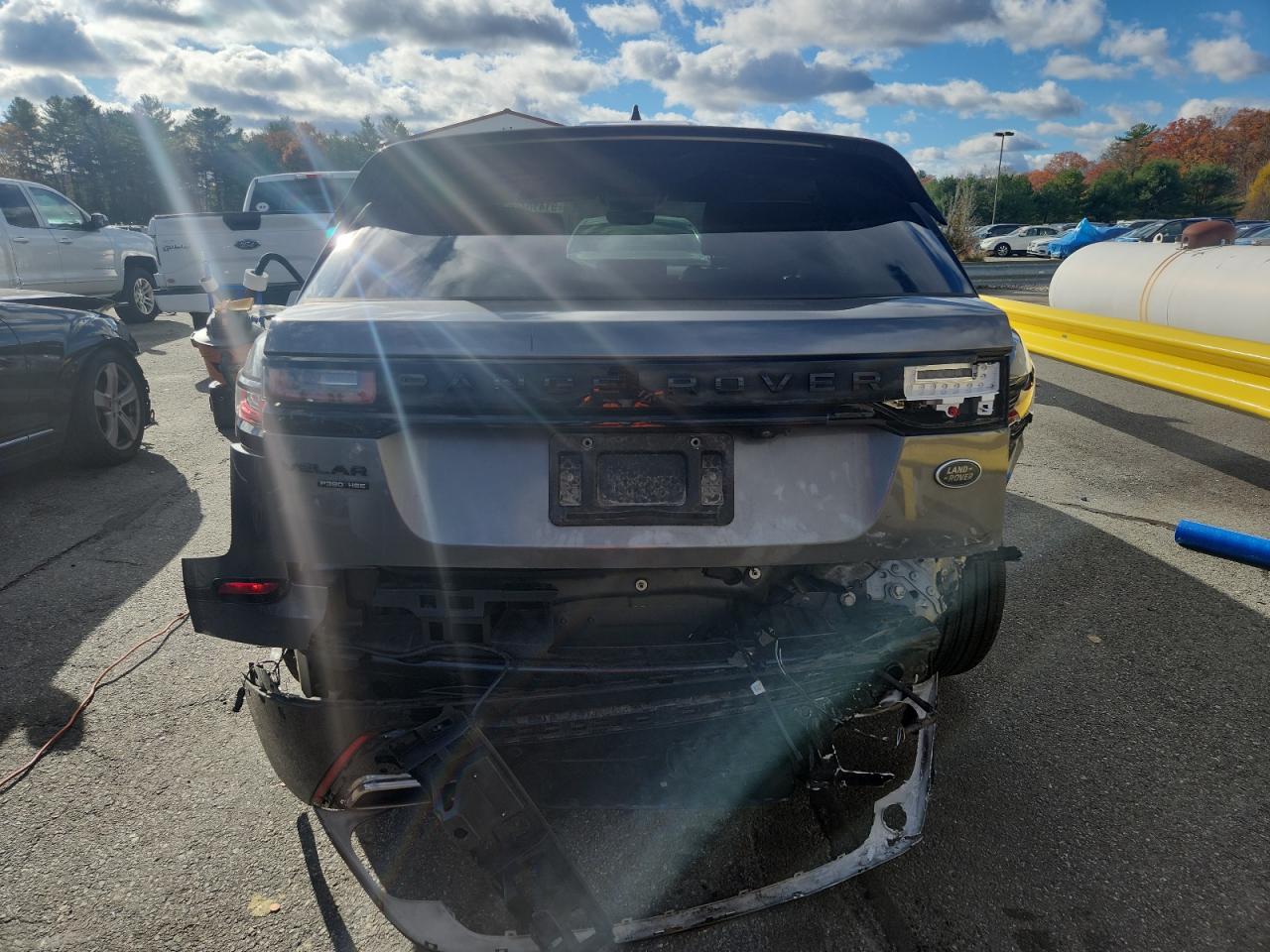 2018 Land Rover Range Rover Velar R-Dynamic Hse VIN: SALYM2RV7JA742076 Lot: 91410465