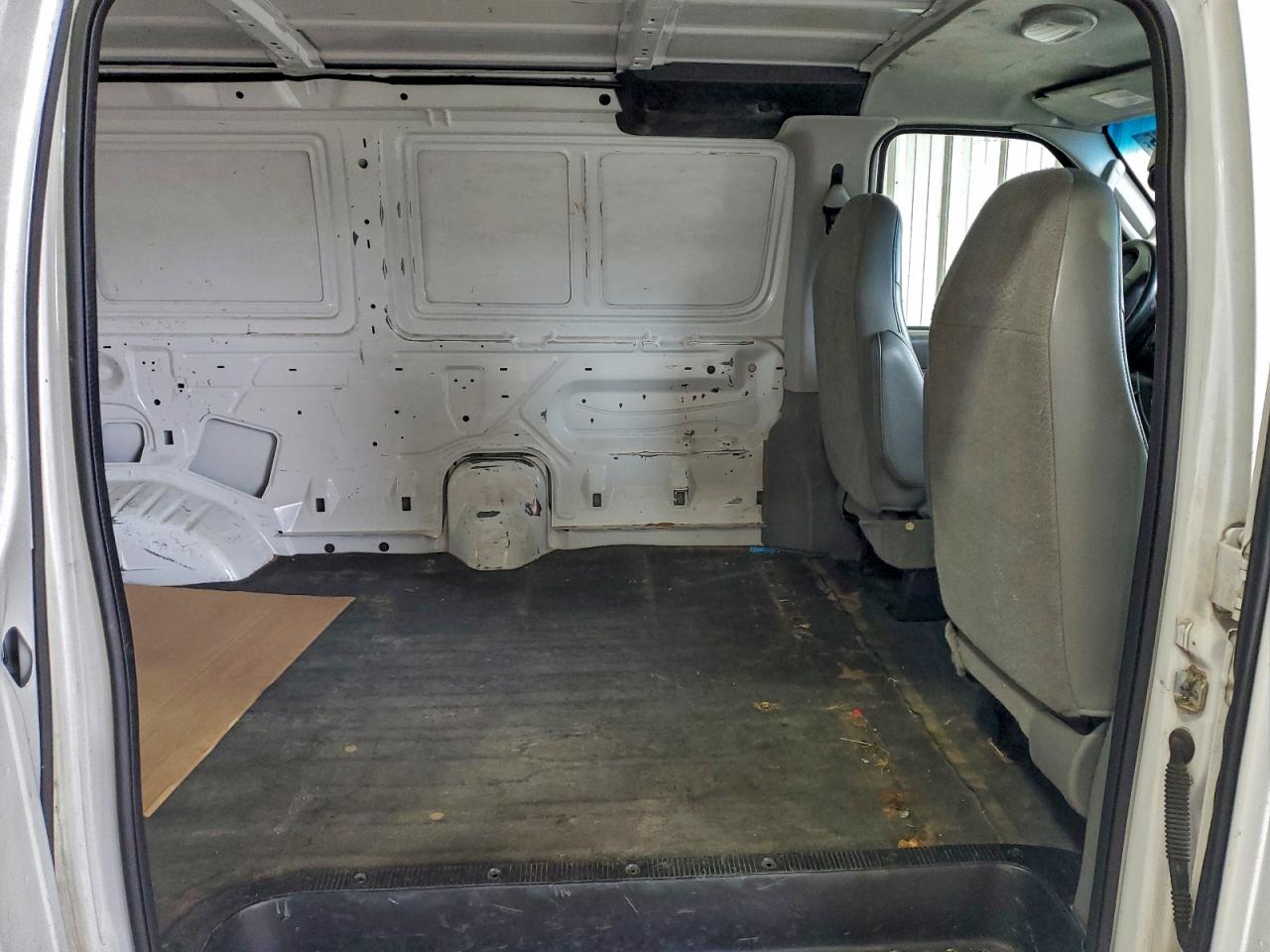 2006 Ford Econoline E150 Van VIN: 1FTRE14W06HA31028 Lot: 92877275