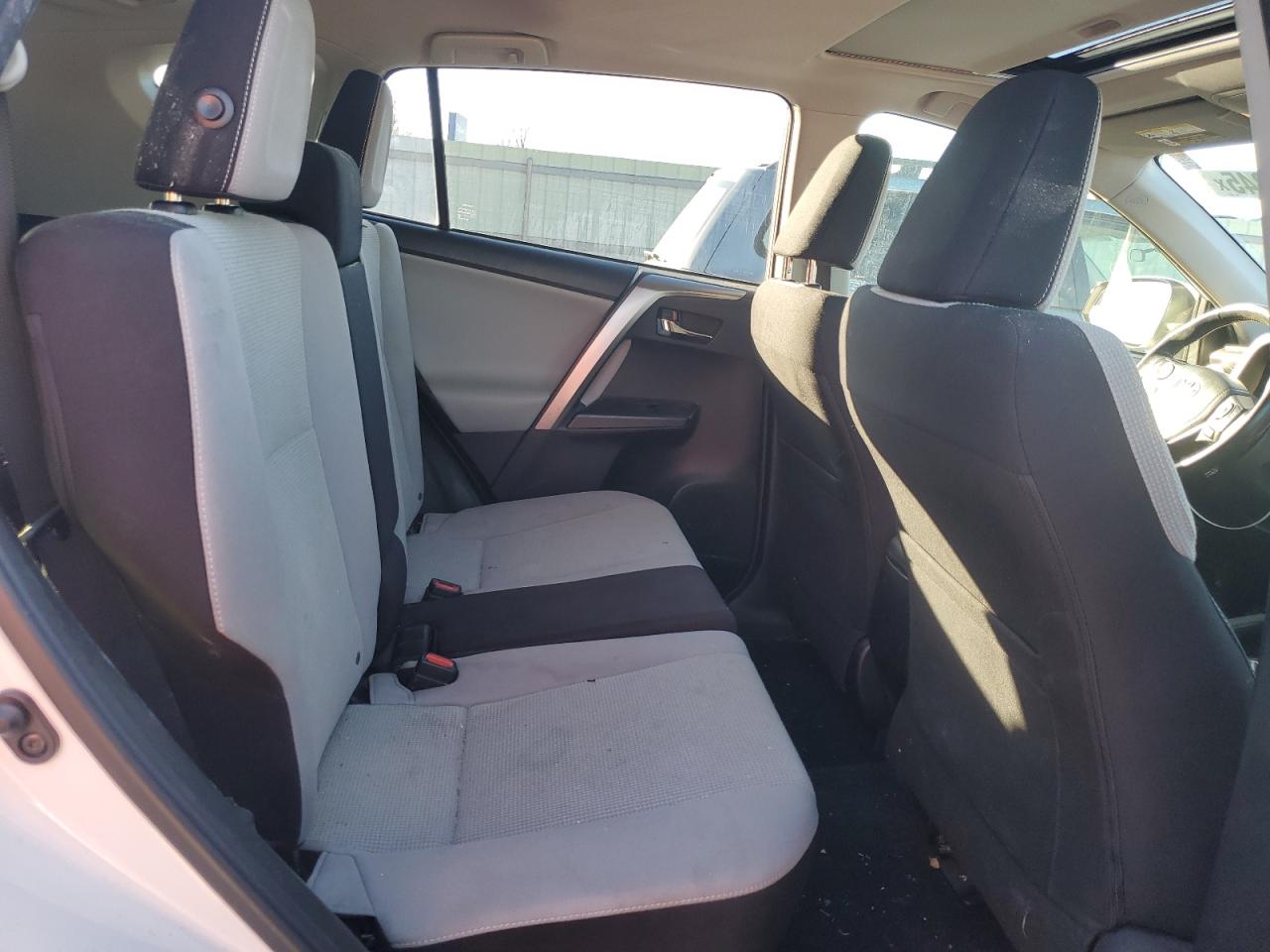 2017 Toyota Rav4 Xle VIN: JTMRFREV7HJ140342 Lot: 91277345