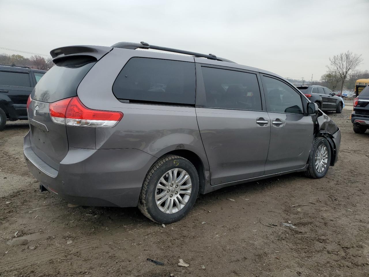 2011 Toyota Sienna Xle VIN: 5TDYK3DC4BS128292 Lot: 93701705