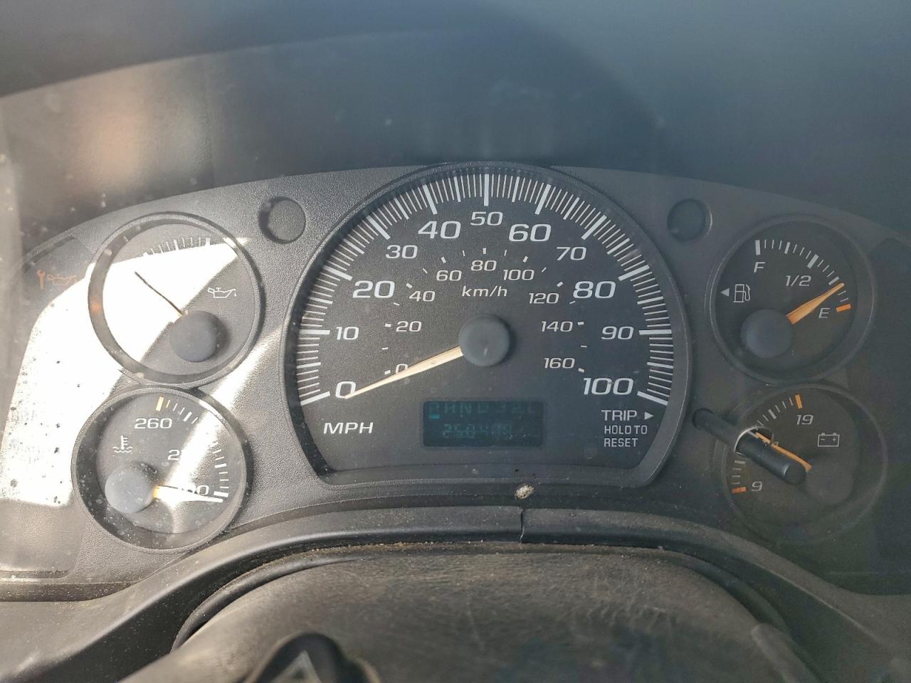 2003 Chevrolet Express G3500 VIN: 1GCHG39U831157912 Lot: 94745095