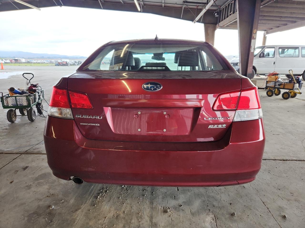 2011 Subaru Legacy 2.5I Limited VIN: 4S3BMBK66B3213577 Lot: 92213535