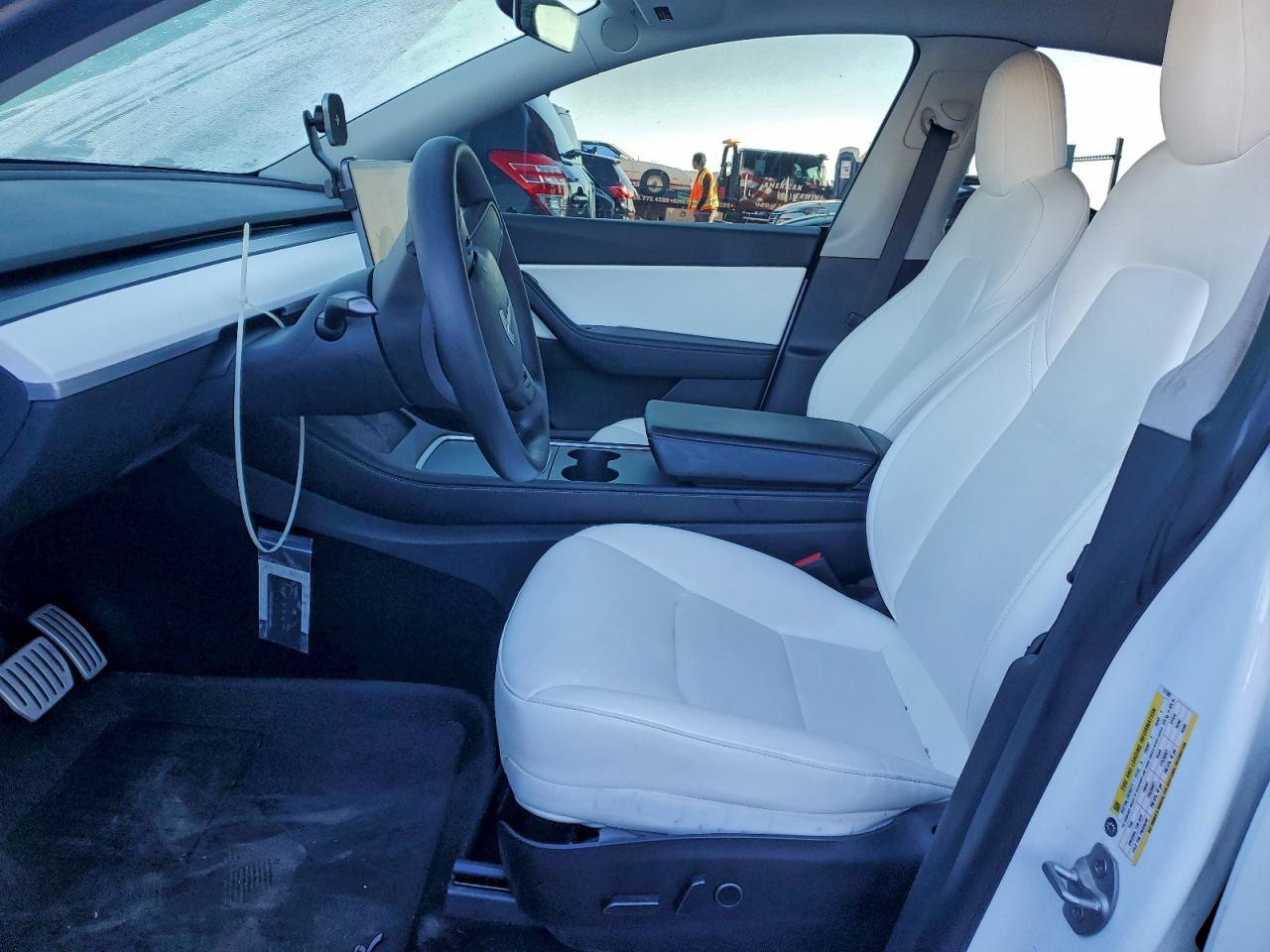 2021 Tesla Model Y VIN: 5YJYGDEF2MF211582 Lot: 93949205