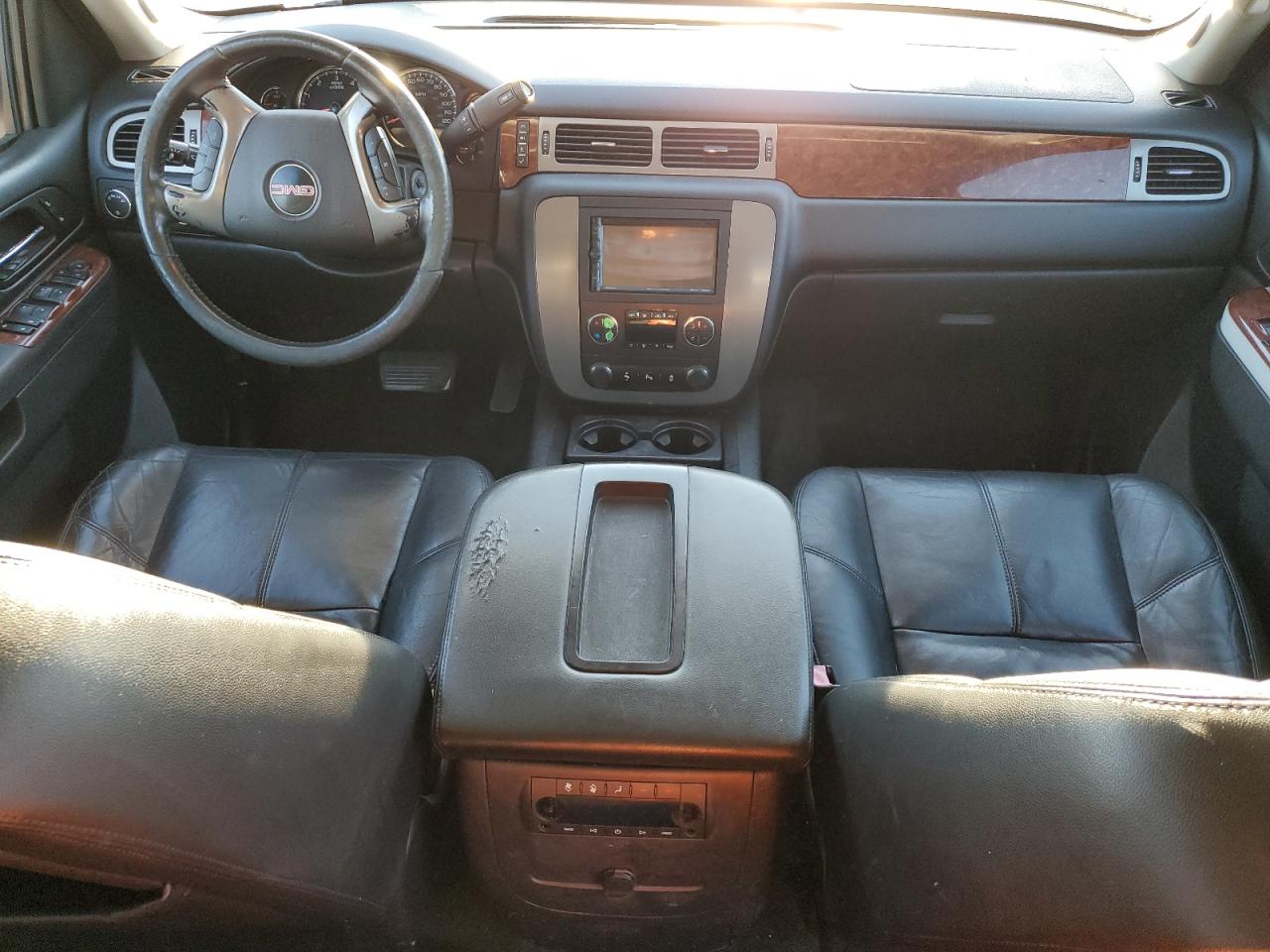 2013 GMC Yukon Xl K1500 Slt VIN: 1GKS2KE75DR332820 Lot: 92953055