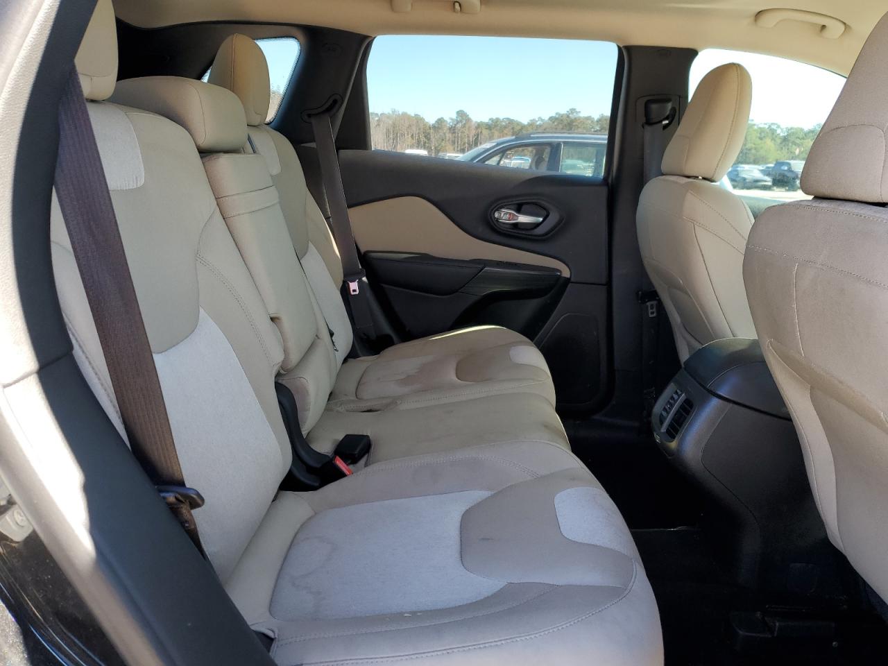 2015 Jeep Cherokee Sport VIN: 1C4PJLAB2FW721021 Lot: 92194895