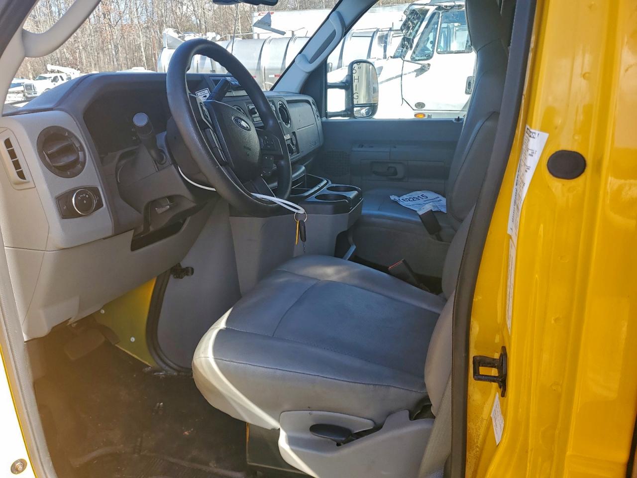 2023 Ford Econoline - Box Truck VIN: 1FDWE3FN9PDD03003 Lot: 94300895