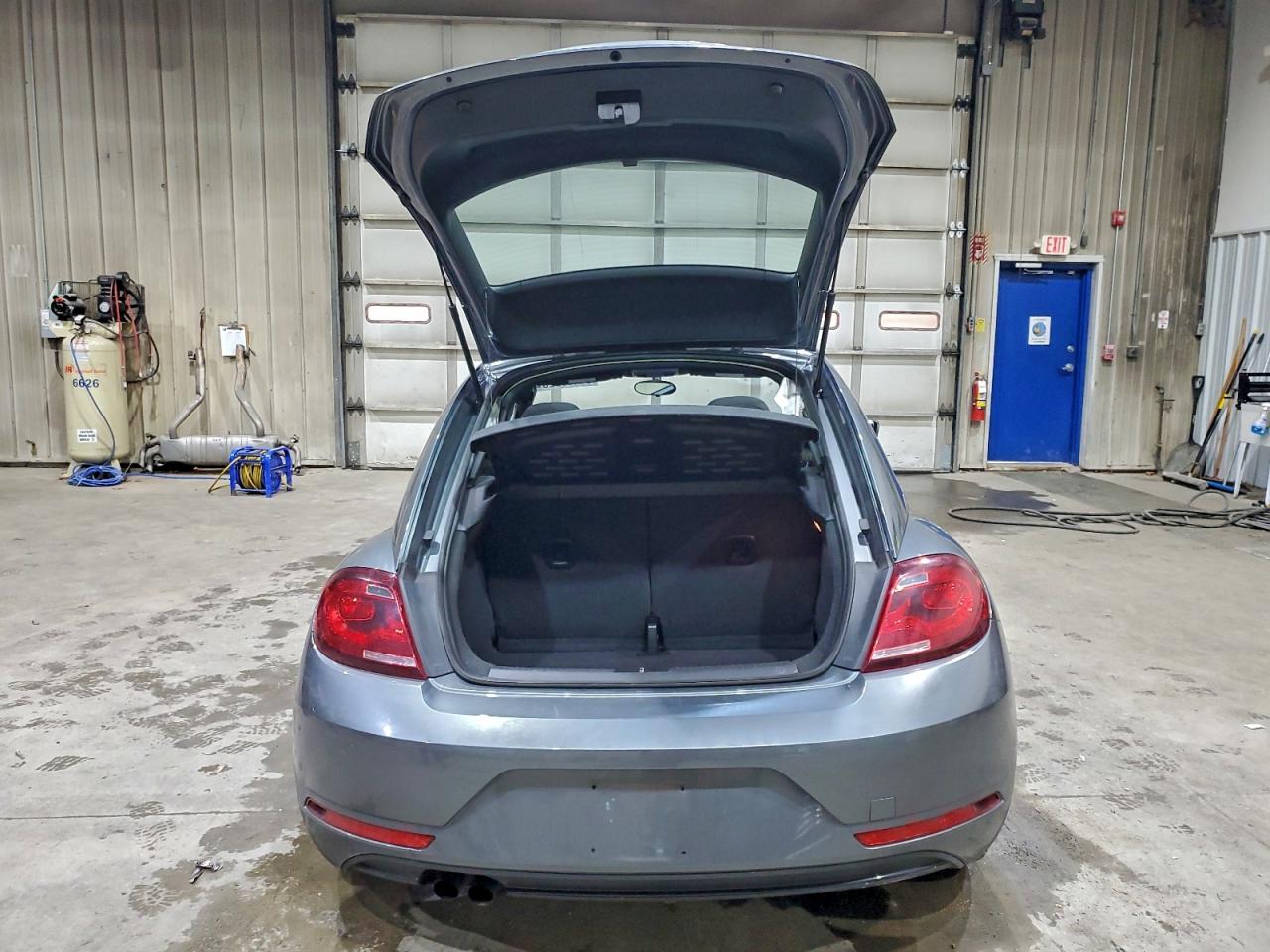 2018 Volkswagen Beetle S VIN: 3VWFD7AT9JM713278 Lot: 94495225