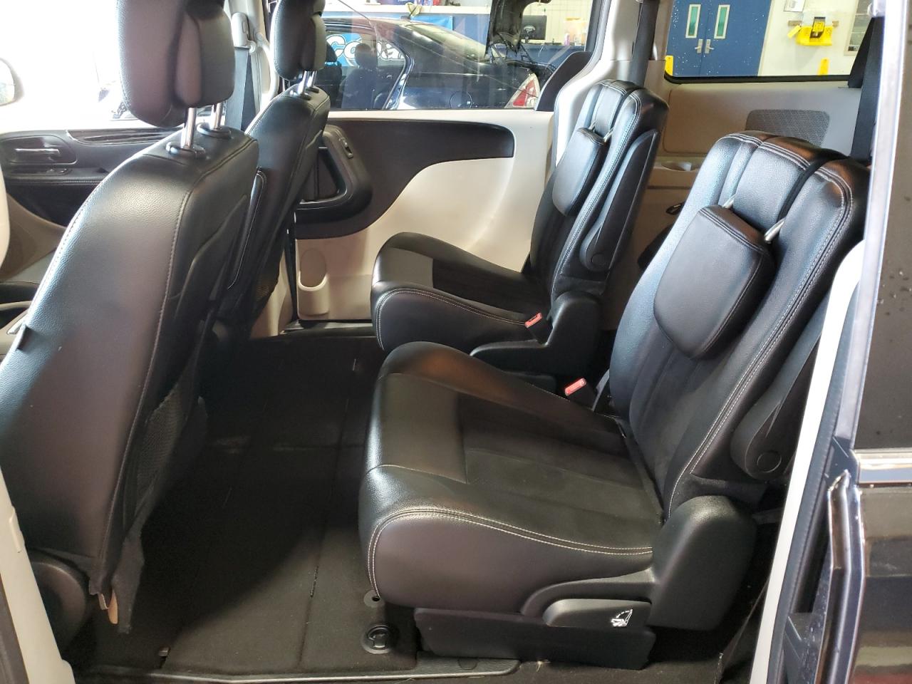 2018 Dodge Grand Caravan Sxt VIN: 2C4RDGCG8JR325399 Lot: 90824175