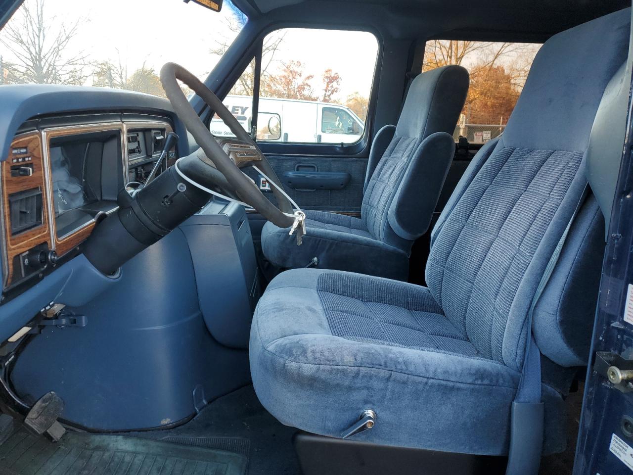 1988 Ford Econoline E250 VIN: 1FBHE21H9JHC04470 Lot: 92865825