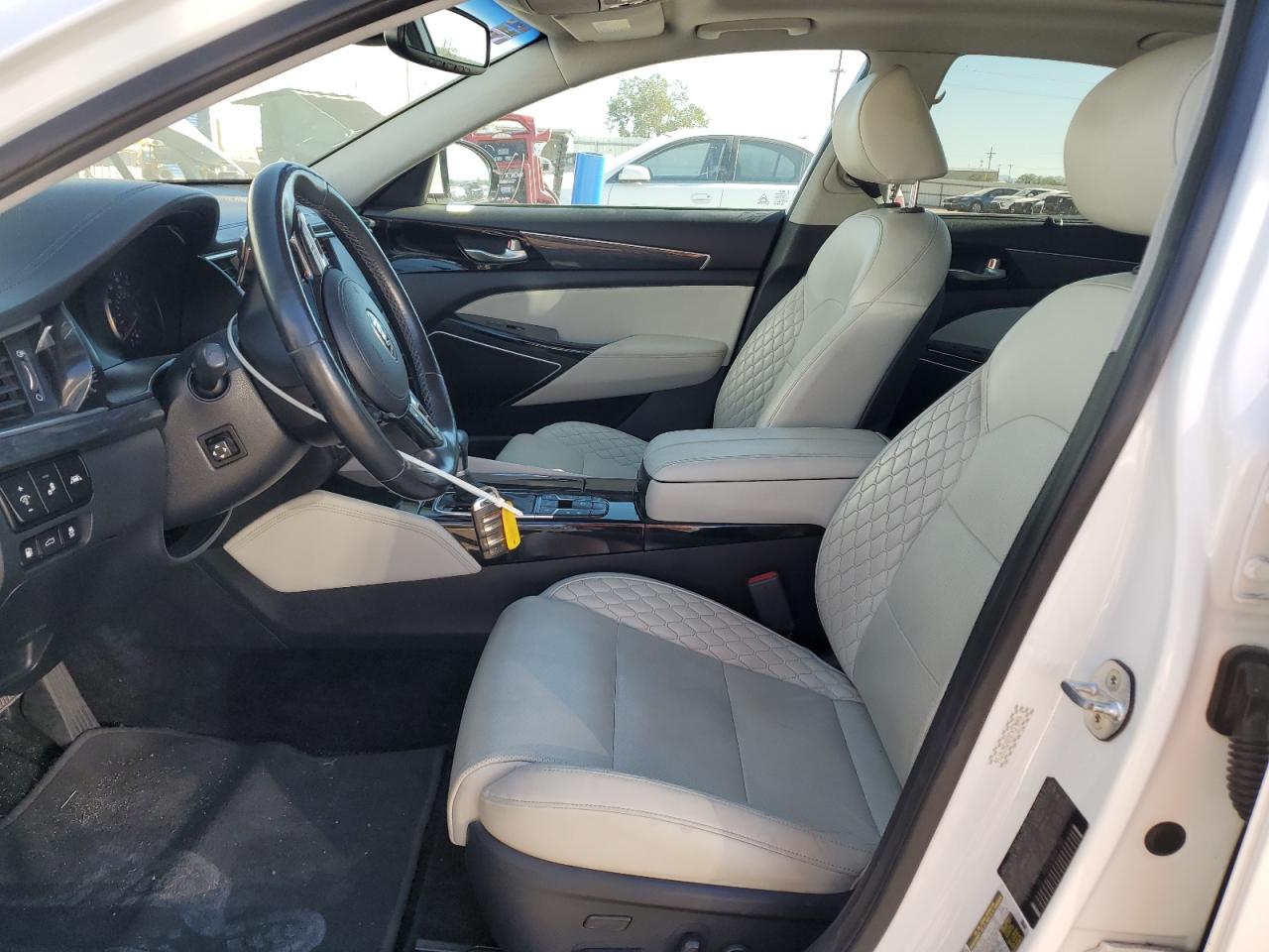 2017 Kia Cadenza Premium VIN: KNALC4J18H5070716 Lot: 91806975