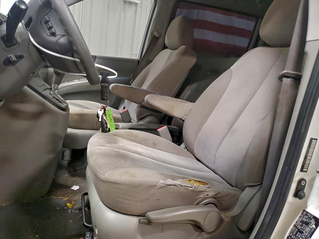 2011 Kia Sedona Lx VIN: KNDMG4C73B6374891 Lot: 92815375