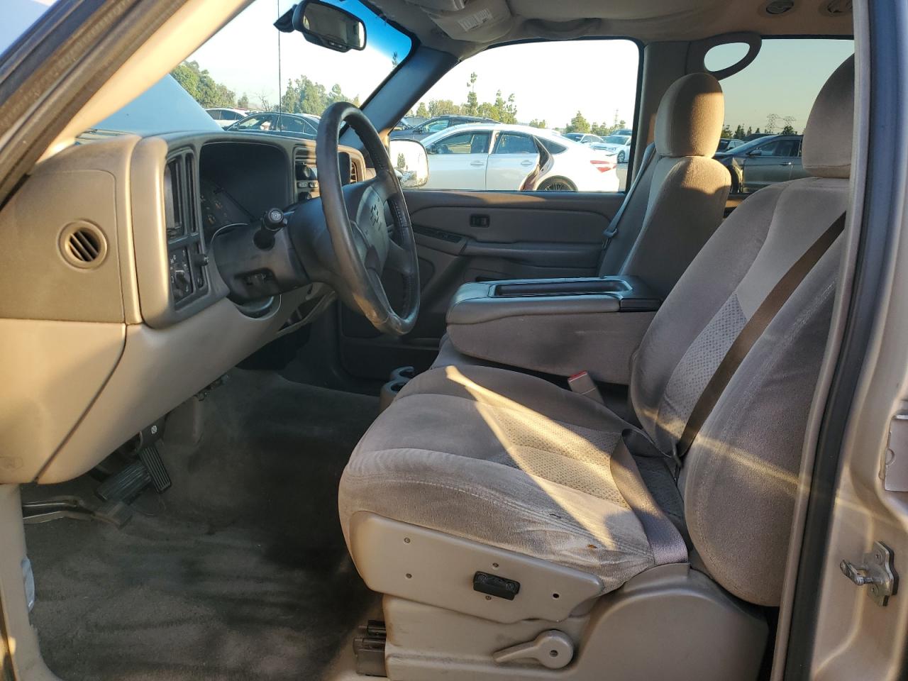 2004 Chevrolet Tahoe C1500 VIN: 1GNEC13T74R287743 Lot: 92756755