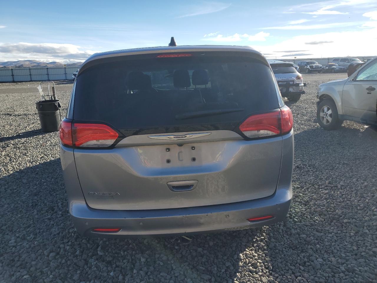2018 Chrysler Pacifica L VIN: 2C4RC1AGXJR274748 Lot: 91497175