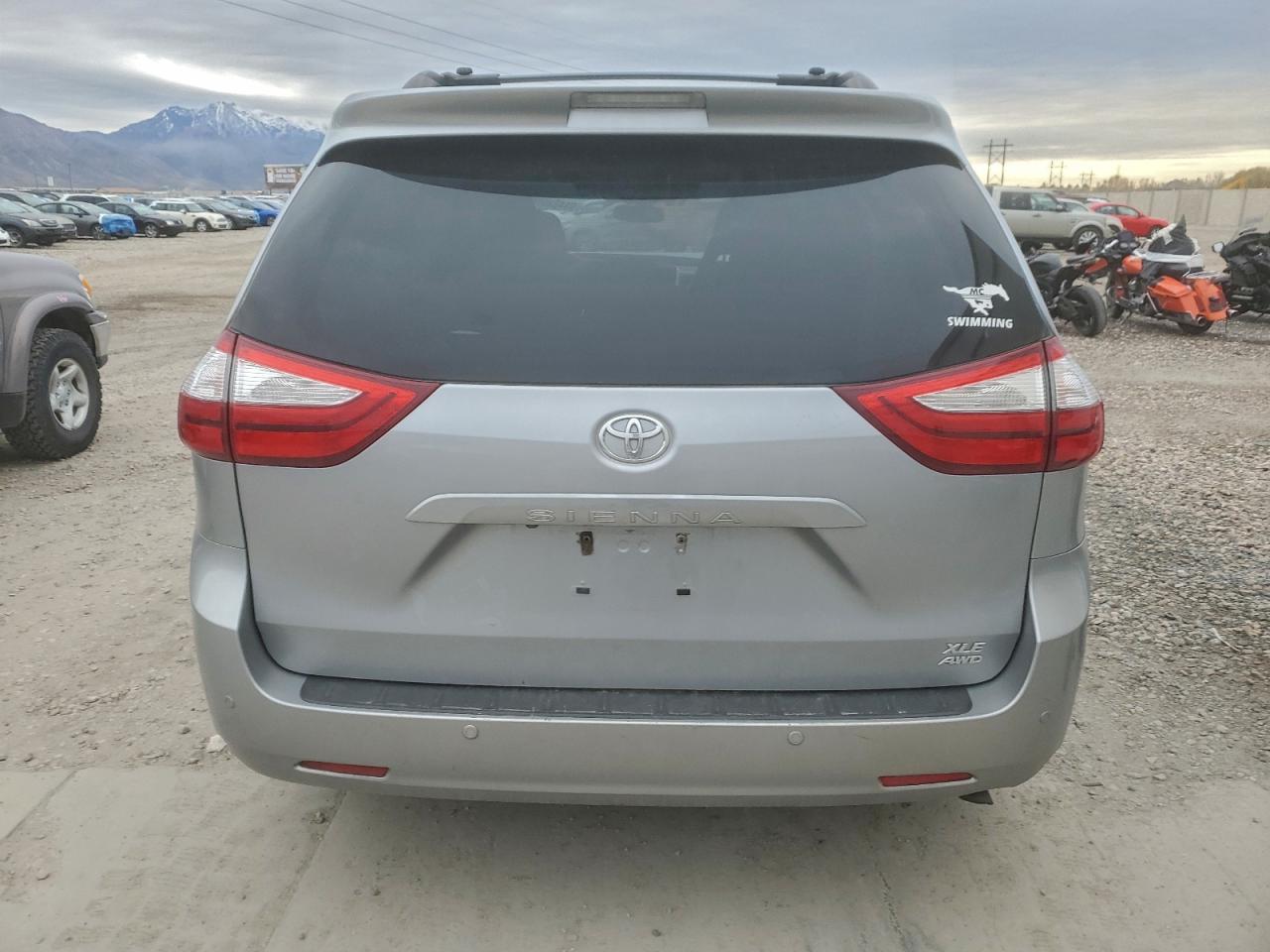 2017 Toyota Sienna Xle VIN: 5TDDZ3DC9HS154230 Lot: 94483695