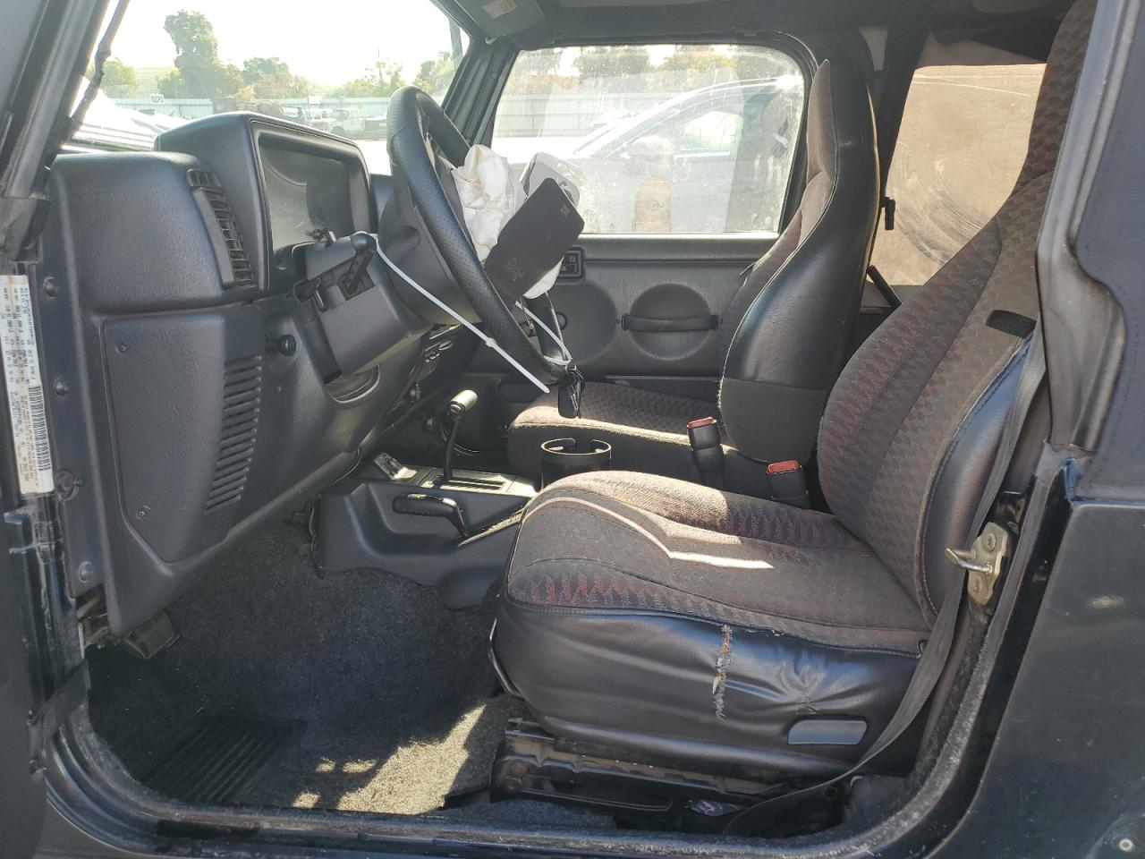 2000 Jeep Wrangler / Tj Se VIN: 1J4FA29P5YP742801 Lot: 92732765