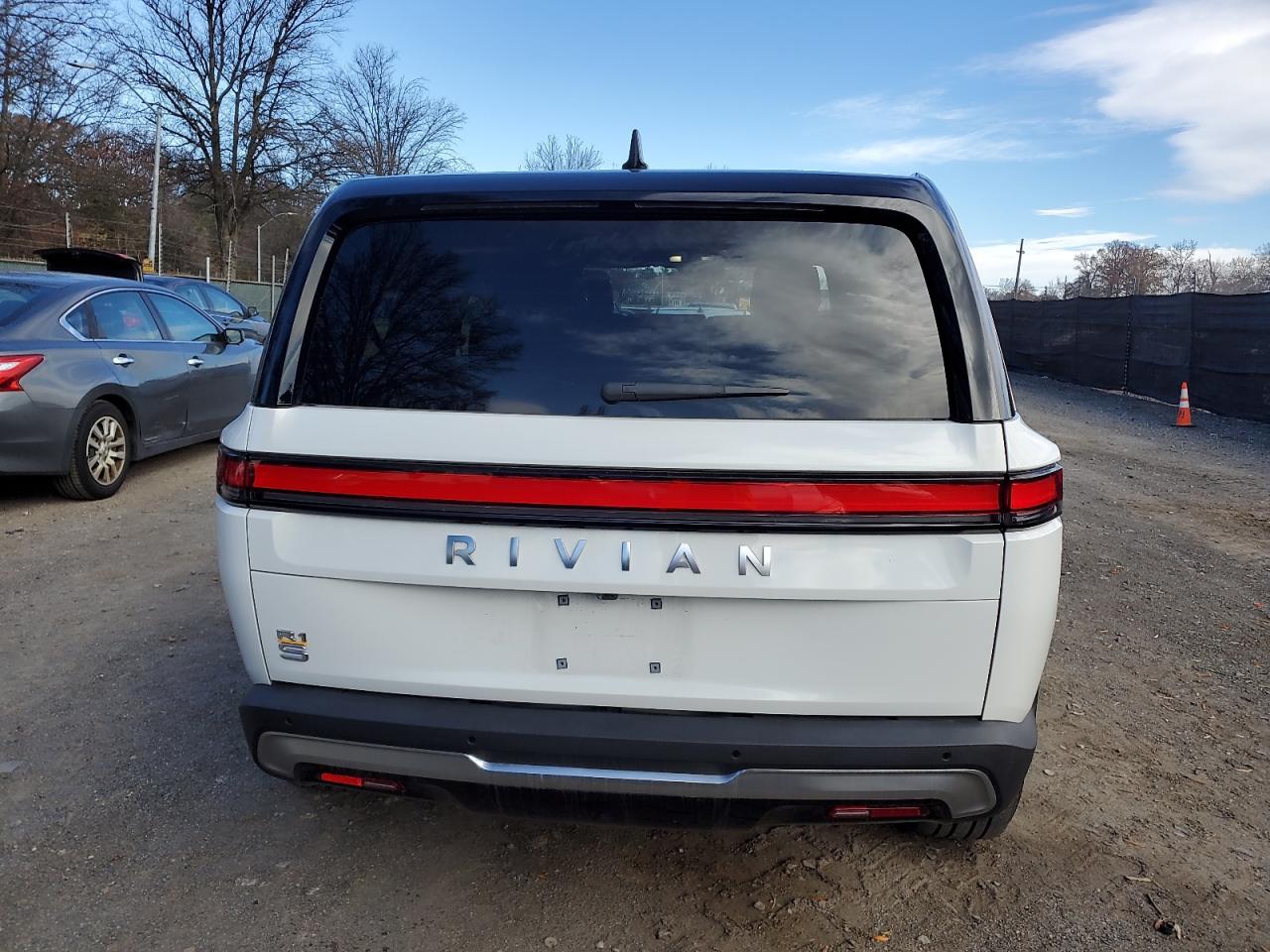 2024 Rivian R1S Adventure VIN: 7PDSGABA6RN041483 Lot: 92080525