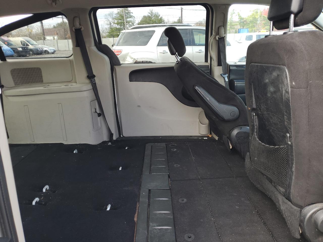 2013 Dodge Grand Caravan Sxt VIN: 2C4RDGCG8DR755681 Lot: 92165895